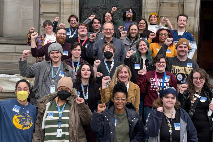 The Bargaining Committee and union members from Main